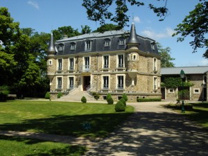 Le-Plessis-Trevise_59114_le-chateau-des-tourelles